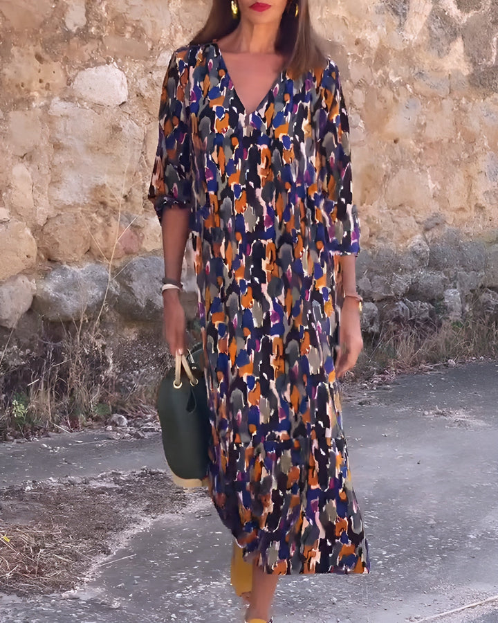 Laura | V-hals jurk met Retro Print