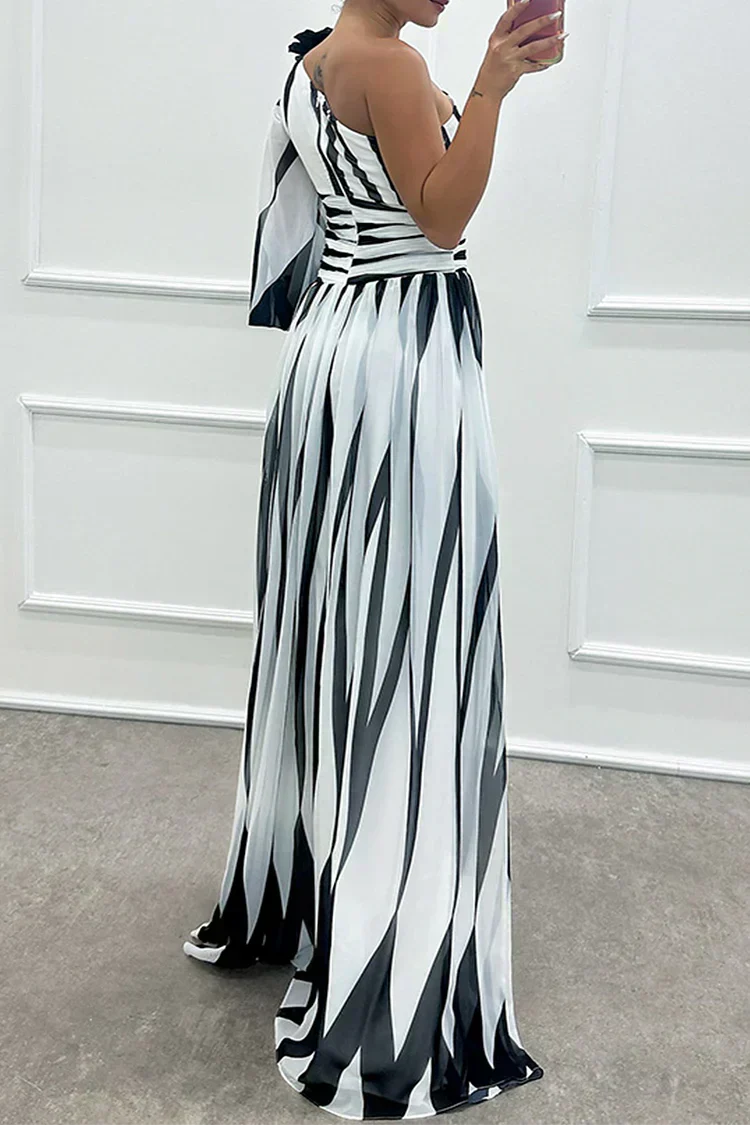Hazel™ | Elegant Striped Maxi Dress with One Shoulder