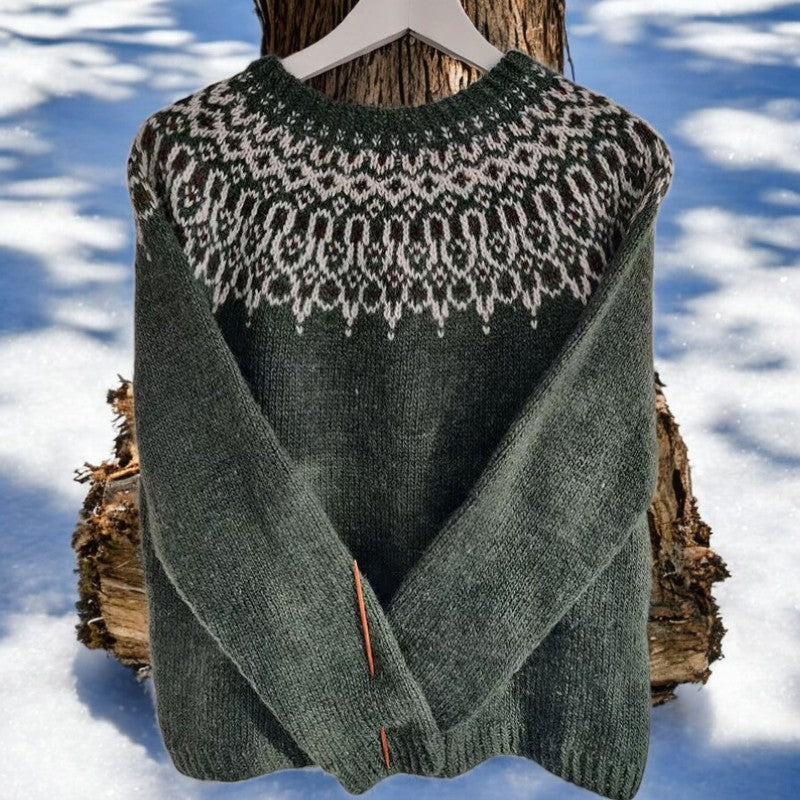 Tundra | Elegant Vintage Crew Neck Sweater